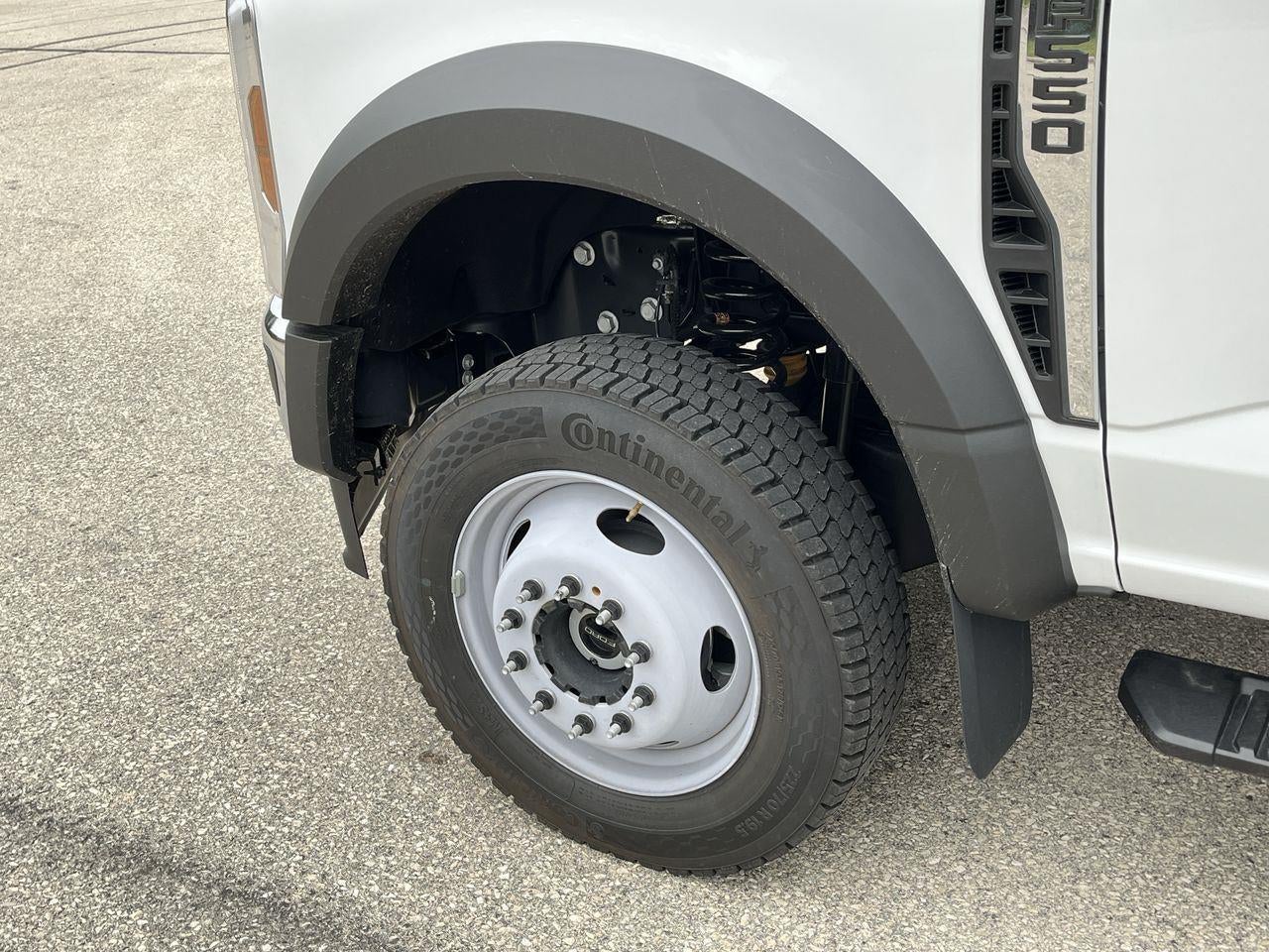 2025 Ford Super Duty F-550 DRW XL