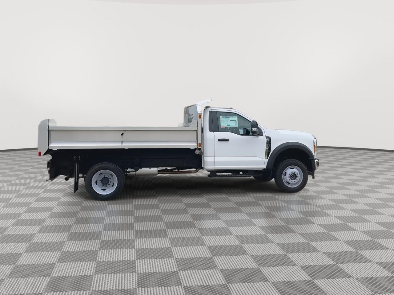 2025 Ford Super Duty F-550 DRW XL