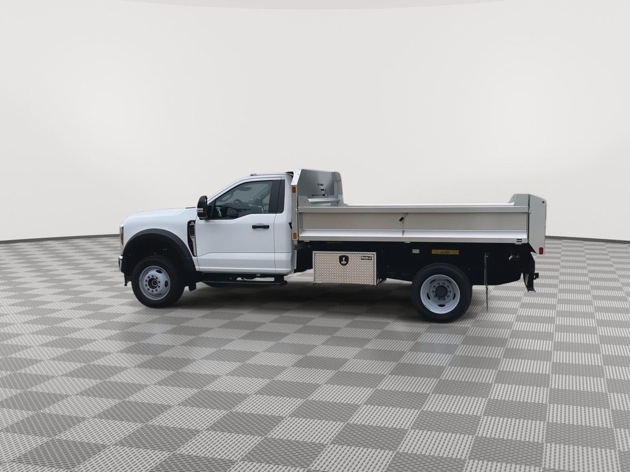 2025 Ford Super Duty F-550 DRW XL