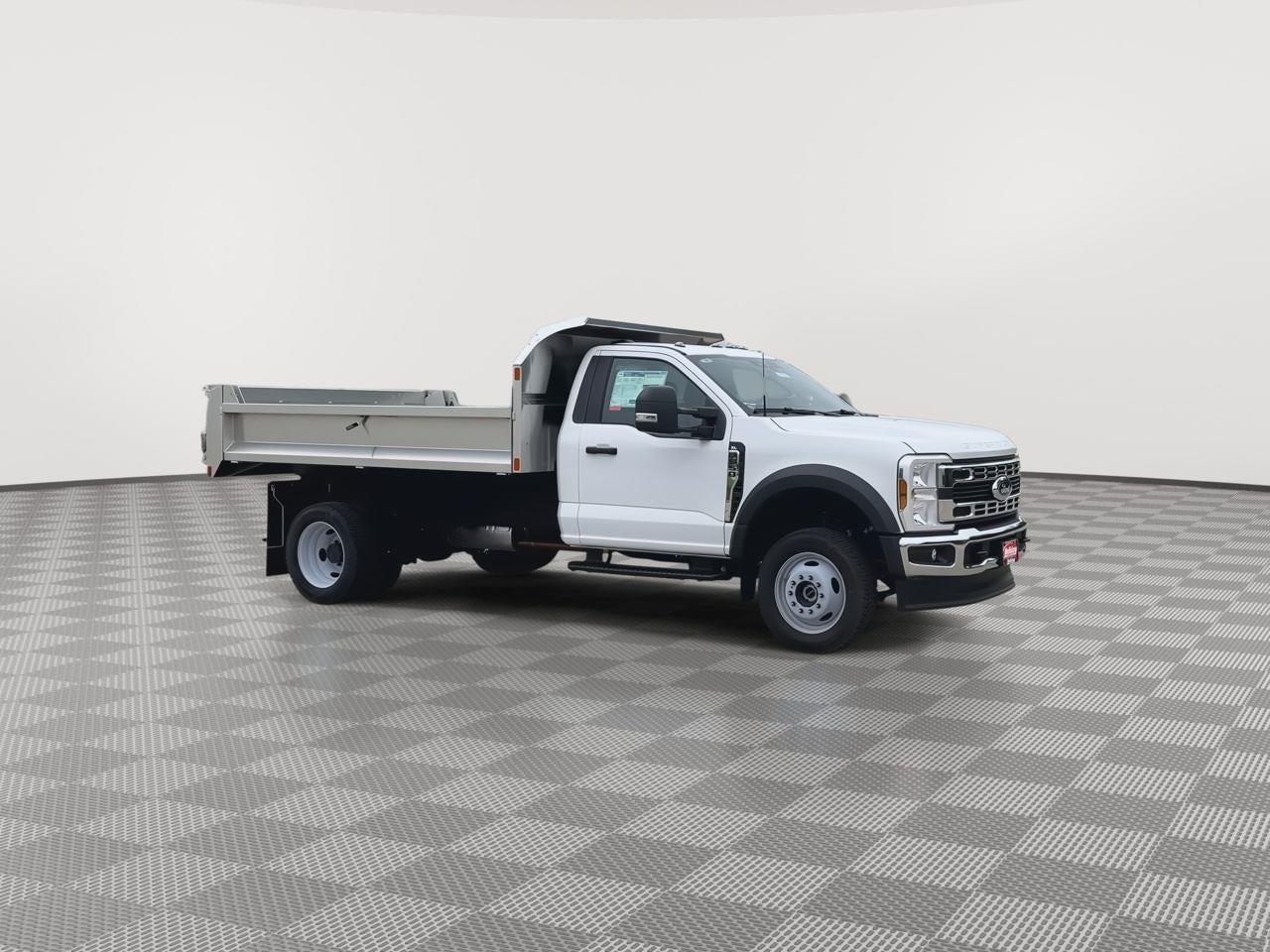 2025 Ford Super Duty F-550 DRW XL
