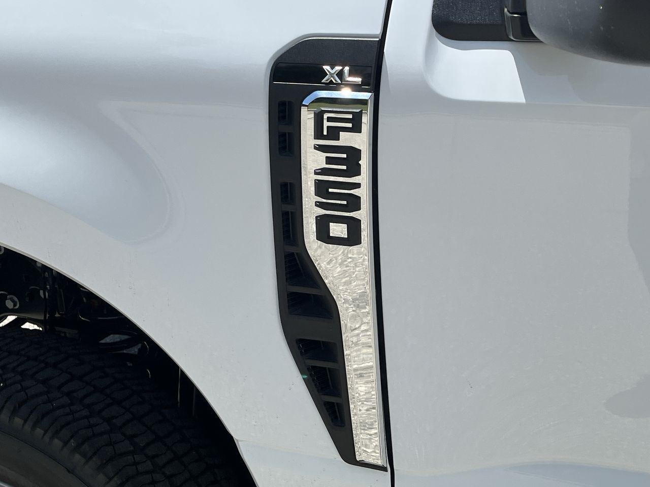 2026 Ford Super Duty F-350 DRW XL