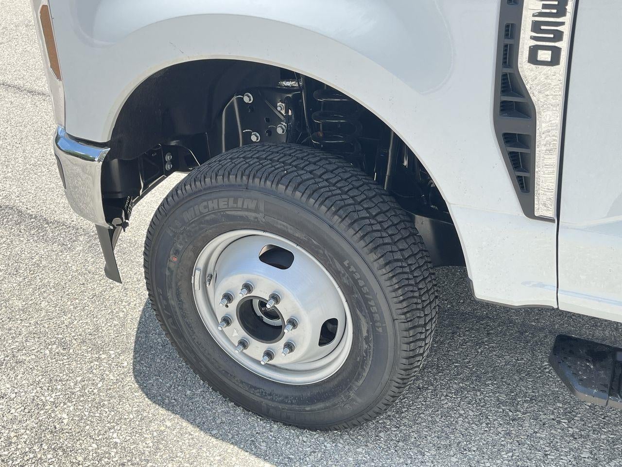 2026 Ford Super Duty F-350 DRW XL