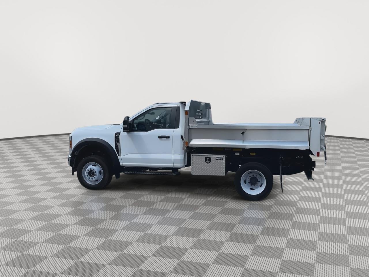 2025 Ford Super Duty F-550 DRW XL