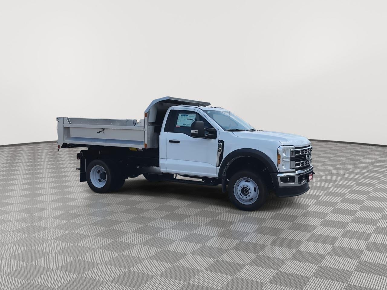 2025 Ford Super Duty F-550 DRW XL