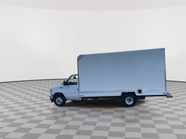 2027 Ford E-Series Cutaway E-350 DRW 176 WB