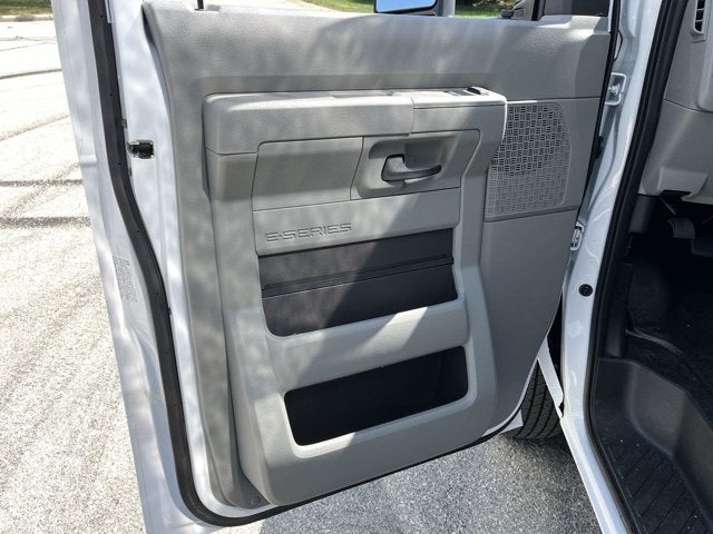 2027 Ford E-Series Cutaway E-350 DRW 176 WB