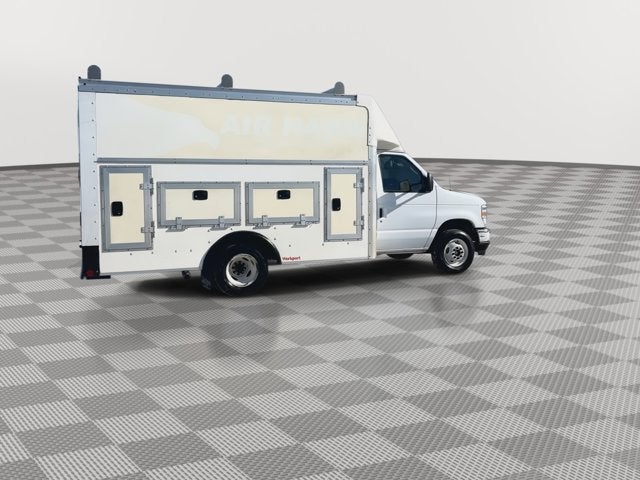 2024 Ford E-Series Cutaway E-350 SRW 138" WB