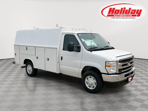 2026 Ford E-Series Cutaway E-350 DRW 138 WB
