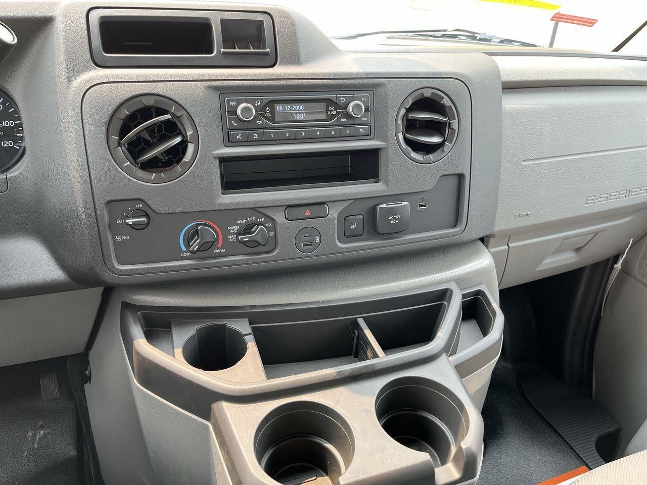 2026 Ford E-Series Cutaway E-350 DRW 138 WB