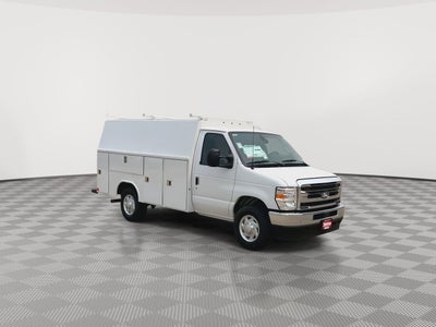2026 Ford E-Series Cutaway E-350 DRW 138 WB