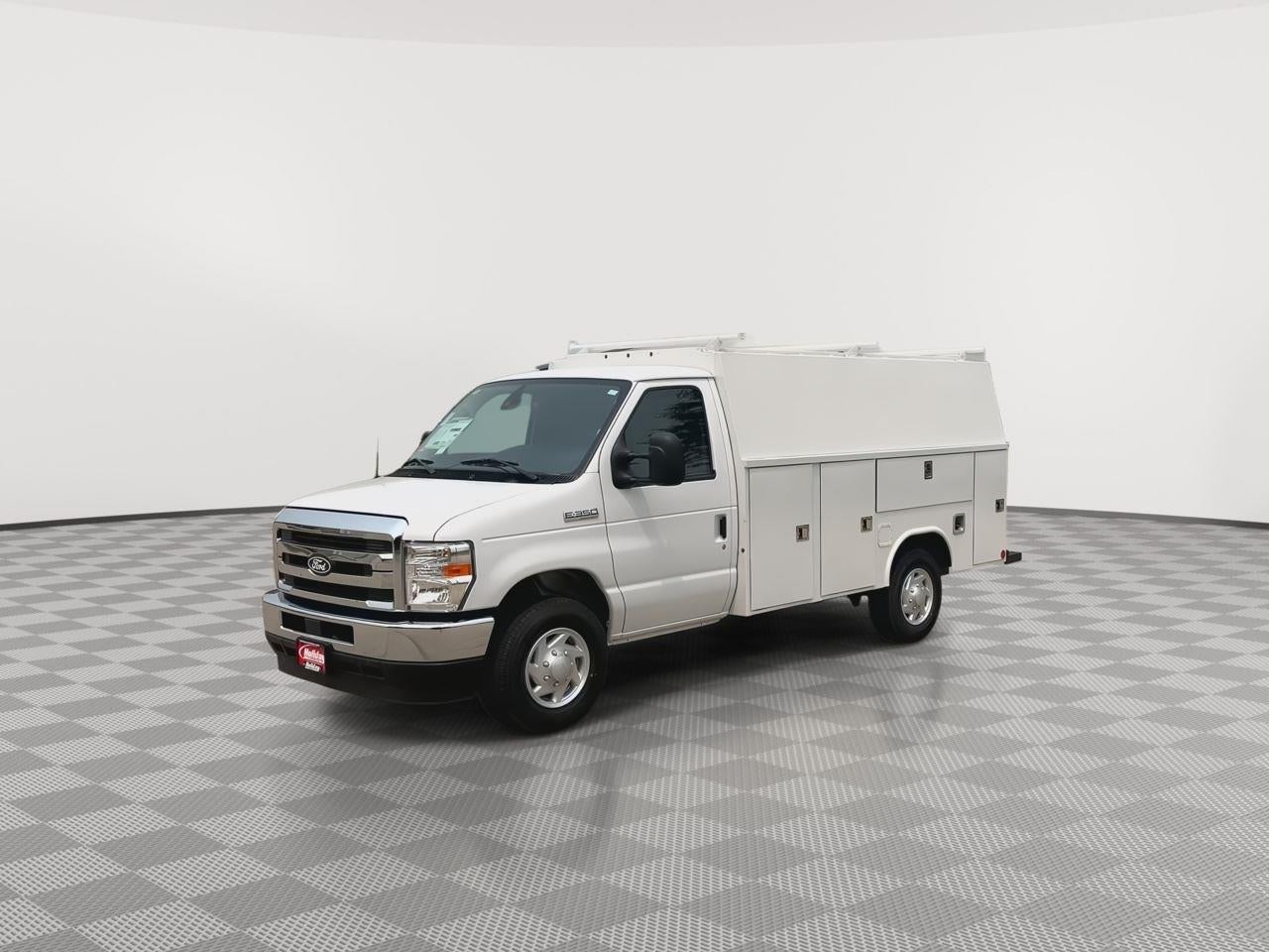 2026 Ford E-Series Cutaway E-350 DRW 138 WB