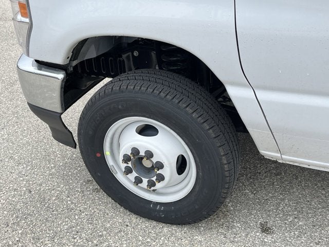 2027 Ford E-450SD Base