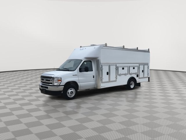 2027 Ford E-450SD Base