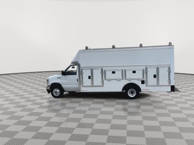 2027 Ford E-450SD Base