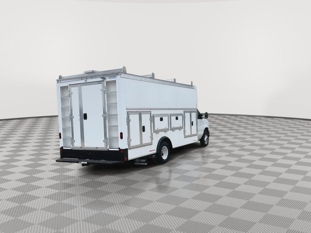 2027 Ford E-450SD Base