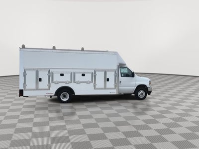 2027 Ford E-450SD Base