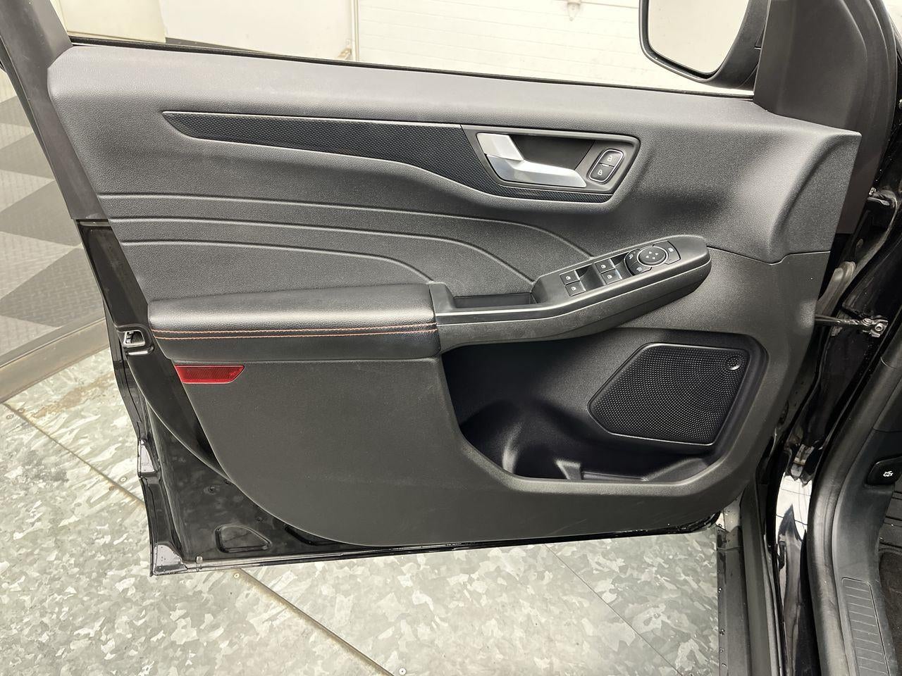 2024 Ford ESCAPE ST-LINE AWD
