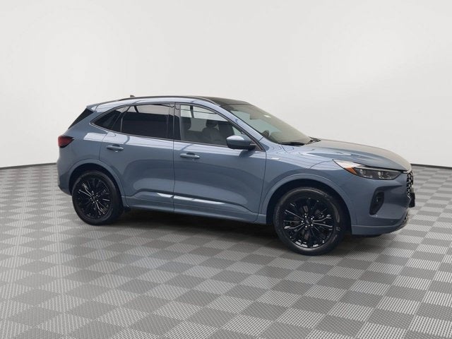 2025 Ford Escape ST-Line Elite