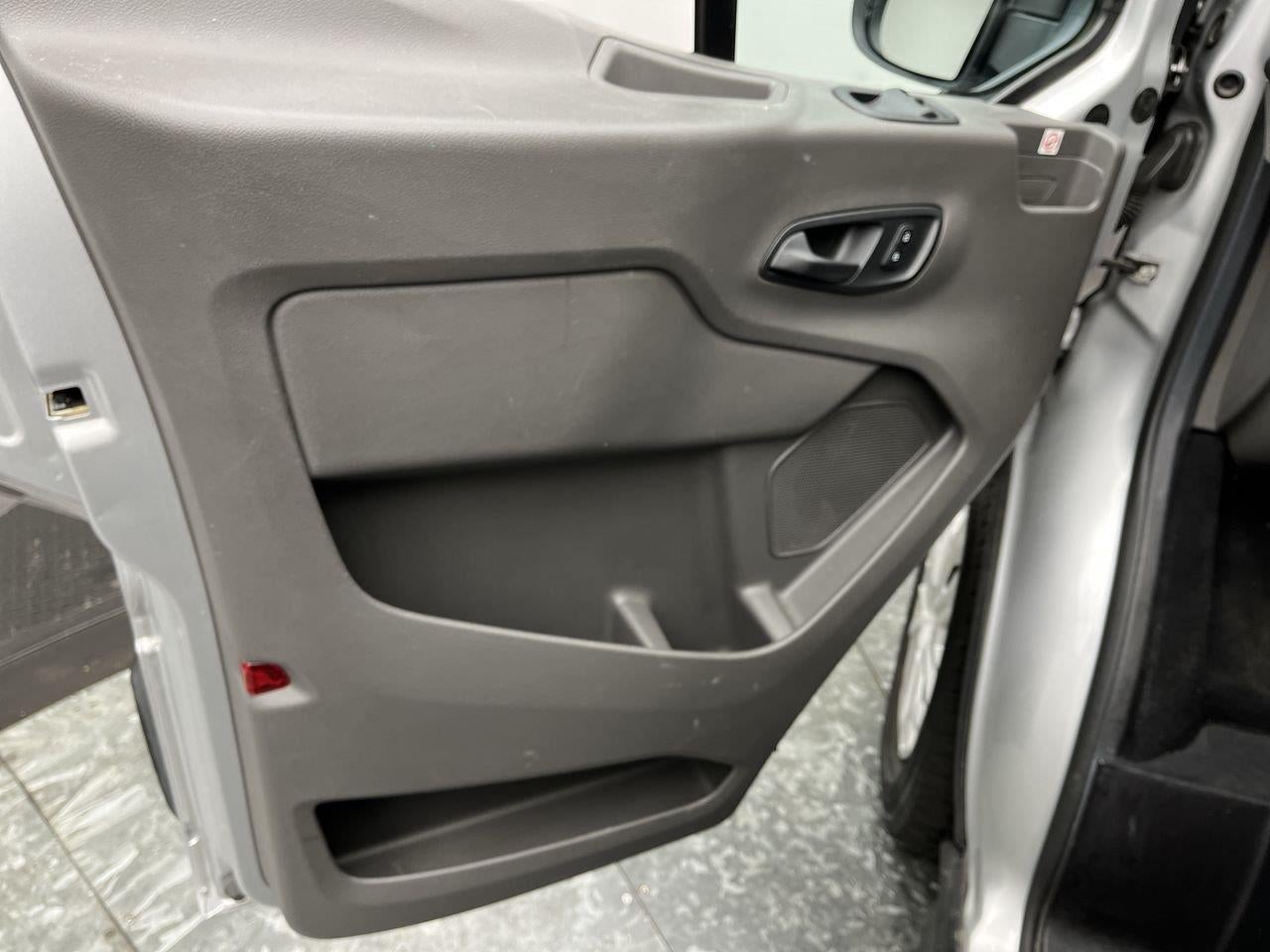 2020 Ford Transit Passenger Wagon XLT