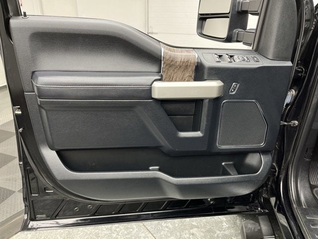 2017 Ford Super Duty F-250 SRW Lariat