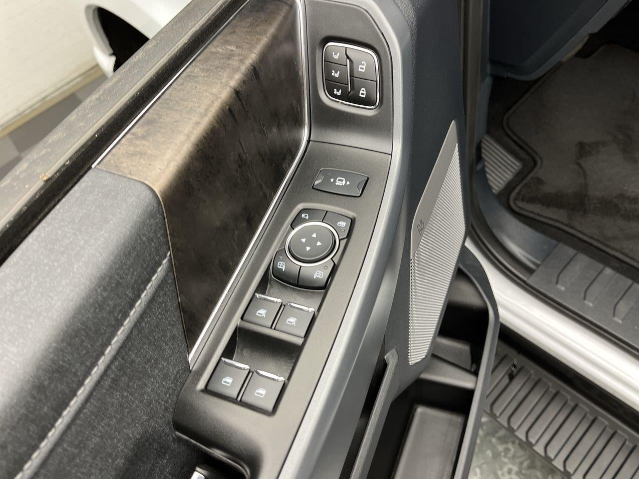2023 Ford Super Duty F-350 Lariat