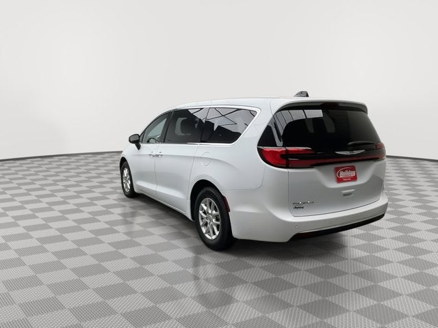2023 Chrysler Pacifica Touring
