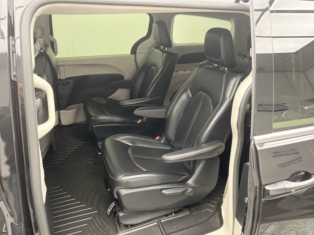 2023 Chrysler Pacifica Hybrid Hybrid Touring L