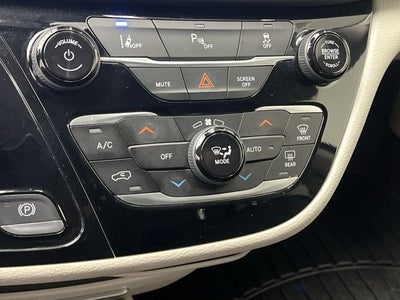 2023 Chrysler Pacifica Hybrid Hybrid Touring L
