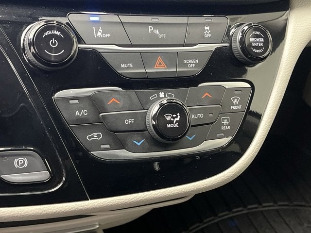 2023 Chrysler Pacifica Hybrid Hybrid Touring L