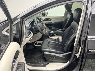 2023 Chrysler Pacifica Hybrid Hybrid Touring L