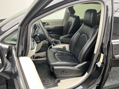 2023 Chrysler Pacifica Hybrid Hybrid Touring L