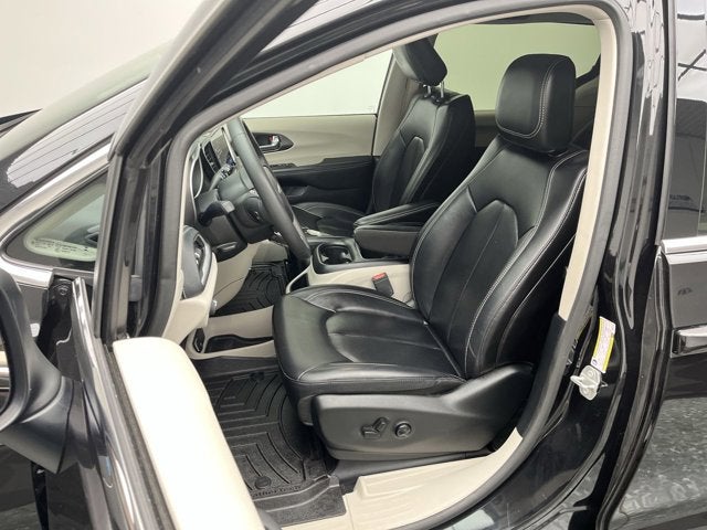 2023 Chrysler Pacifica Hybrid Hybrid Touring L