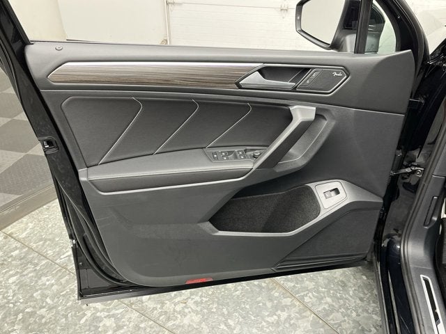 2022 Volkswagen Tiguan SEL R-Line
