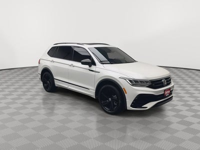 2024 Volkswagen Tiguan SE R-Line Black