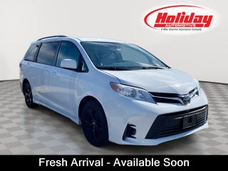 2020 Toyota Sienna LE