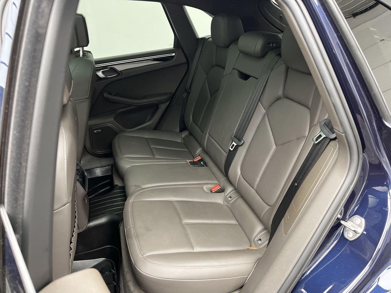 2021 Porsche Macan AWD