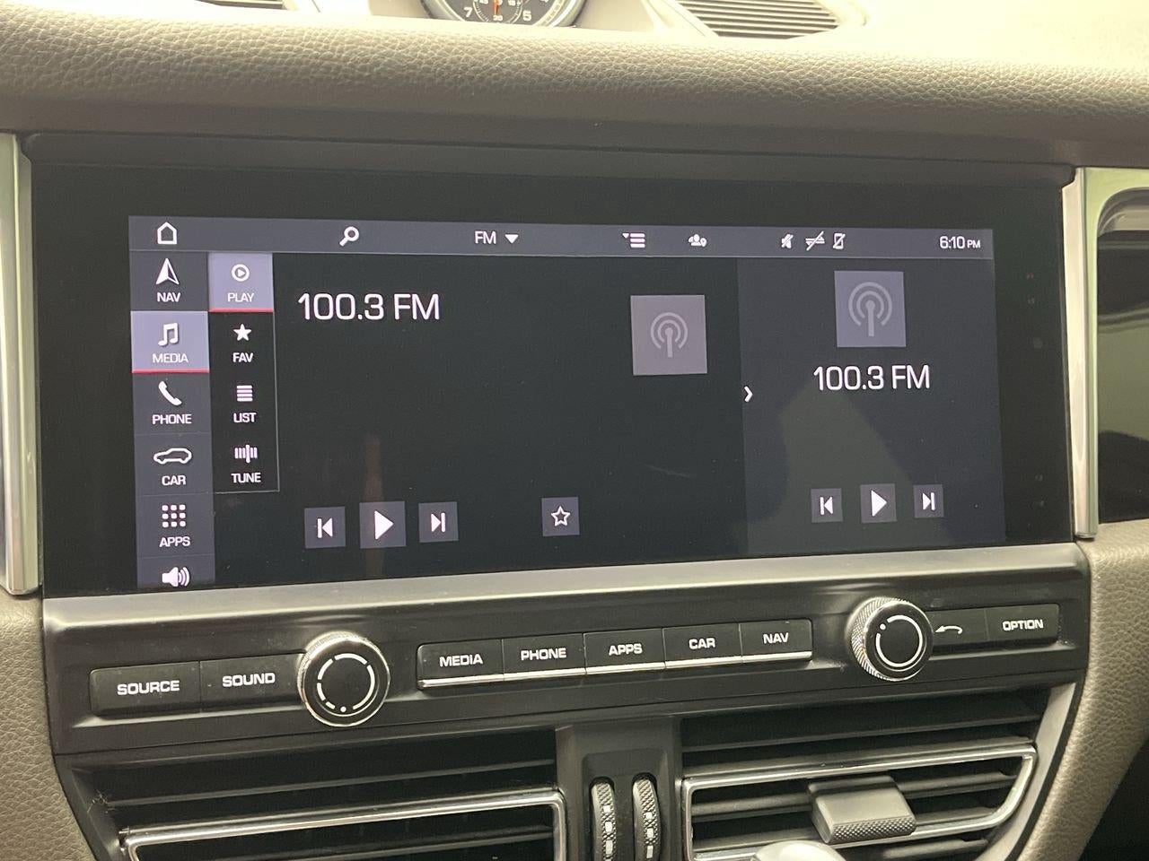2021 Porsche Macan AWD