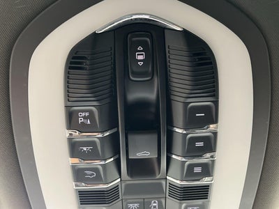 2021 Porsche Macan AWD