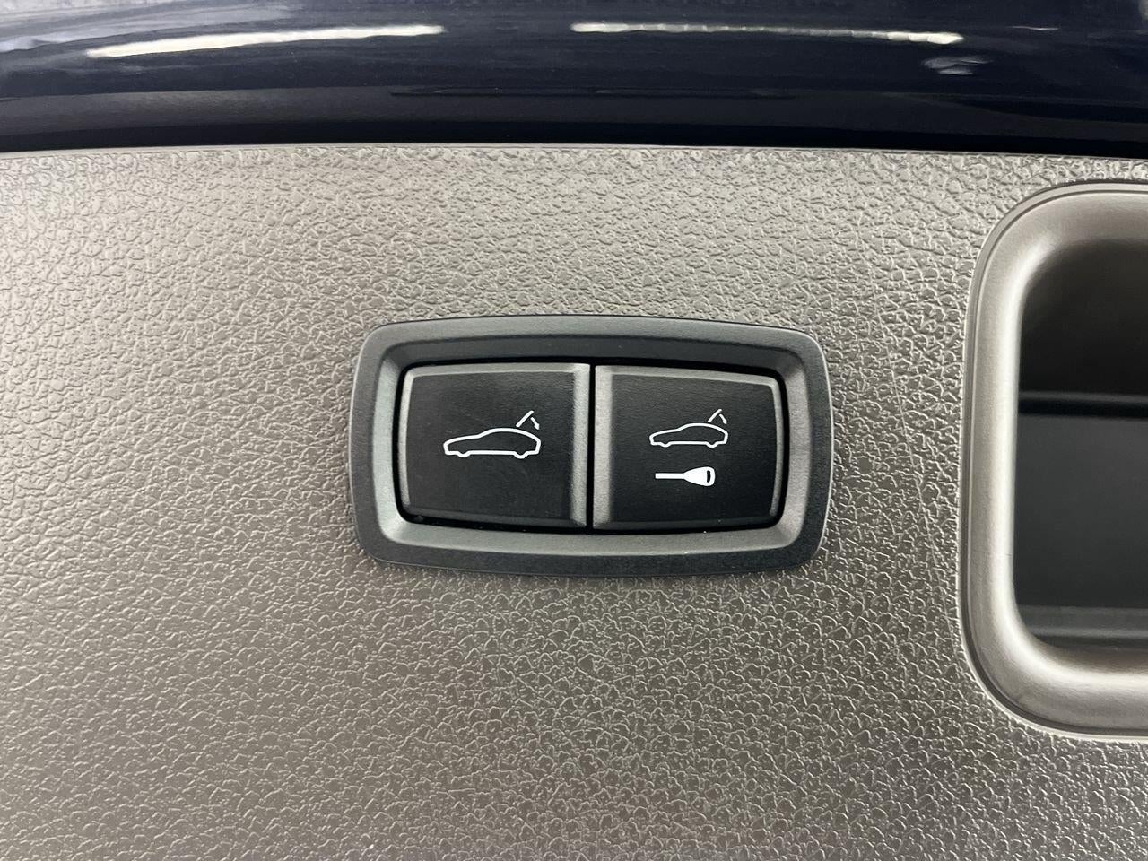 2021 Porsche Macan AWD