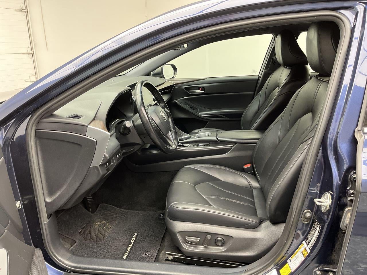 2020 Toyota Avalon XLE