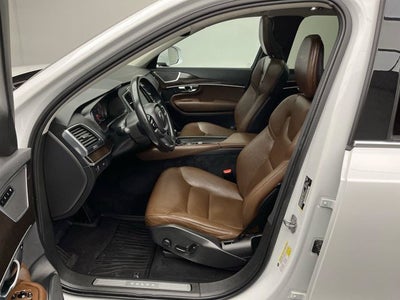 2019 Volvo XC90 Momentum
