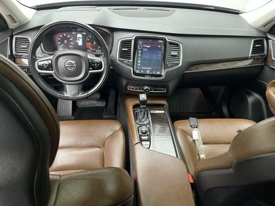 2019 Volvo XC90 Momentum