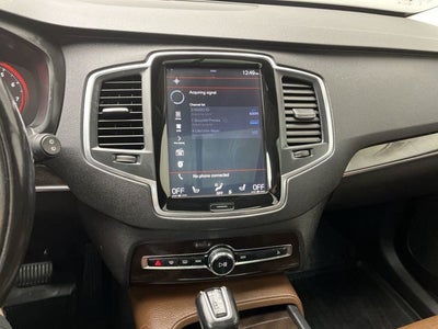 2019 Volvo XC90 Momentum