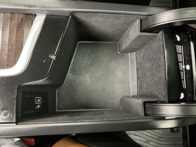 2019 Volvo XC90 Momentum