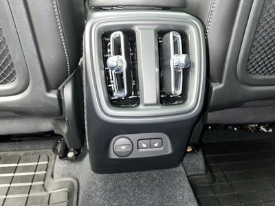 2023 Volvo XC40 Ultimate Bright Theme