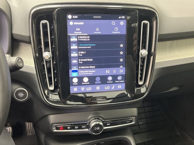 2023 Volvo XC40 Ultimate Bright Theme