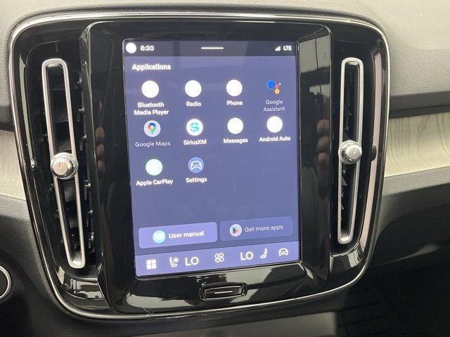 2023 Volvo XC40 Ultimate Bright Theme