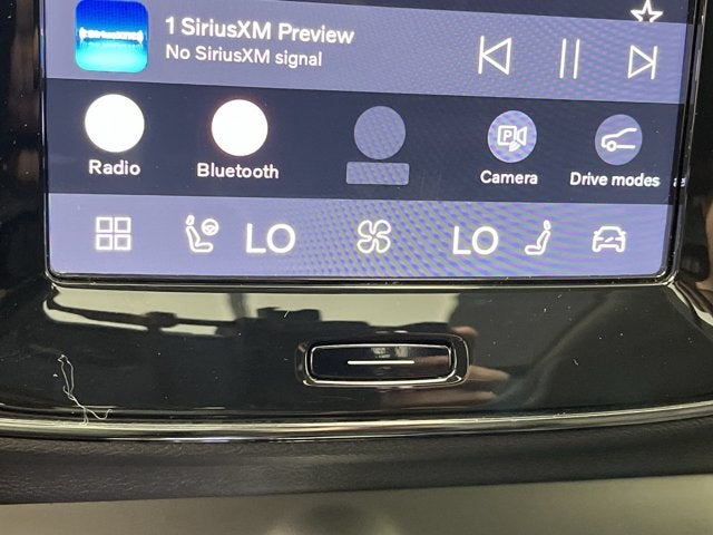 2023 Volvo XC40 Ultimate Bright Theme