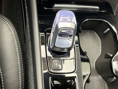 2023 Volvo XC40 Ultimate Bright Theme