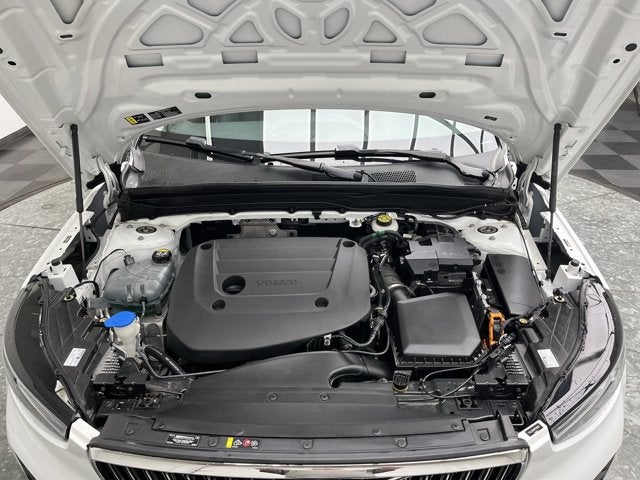 2023 Volvo XC40 Ultimate Bright Theme